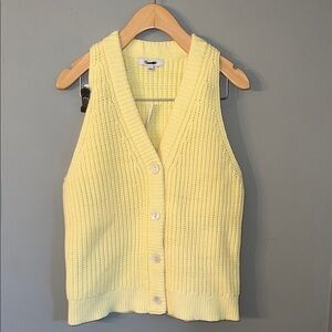 Madewell Cutaway Sweater Vest in Pale Pineapple Size L